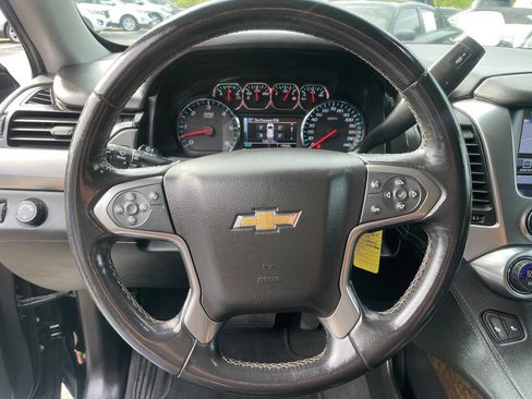 Used 2019 Chevrolet Suburban LT image 19