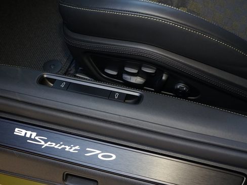 Used 2026 Porsche 911 Carrera 4 GTS image 27