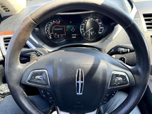 Used 2015 Lincoln MKZ image 24