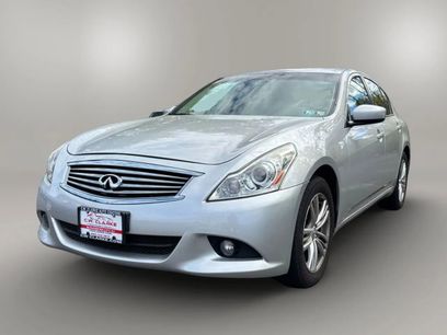 Used 2011 INFINITI G25 x w/ Moonroof Pkg