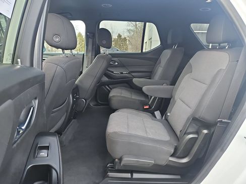 Used 2023 Chevrolet Traverse LT FWD image 25