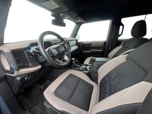 Used 2023 Ford Bronco Wildtrak image 19