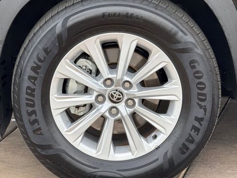 Certified 2025 Toyota Grand Highlander AWD image 33