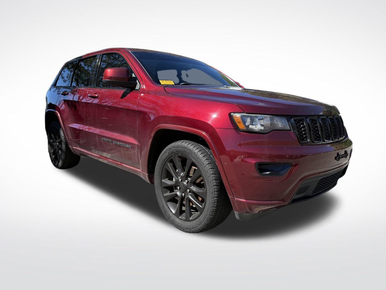 Used 2017 Jeep Grand Cherokee Altitude AWD/4WD image 3