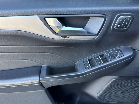 Used 2021 Ford Escape SEL w/ Technology Package FWD image 11