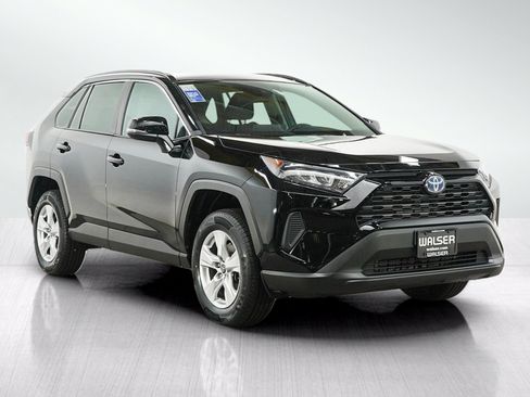 Used 2019 Toyota RAV4 LE w/ Carpet Mat Package AWD/4WD image 7