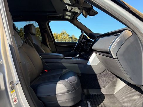 Certified 2023 Land Rover Range Rover SE image 15