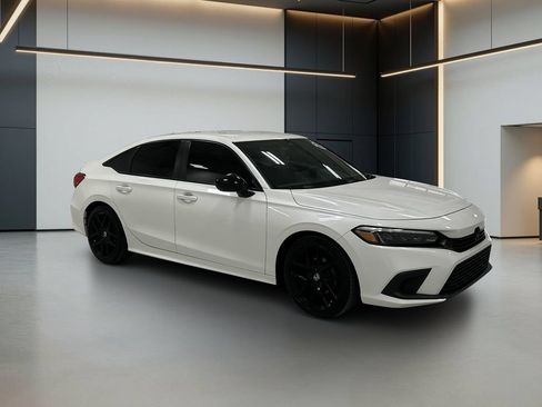 Used 2023 Honda Civic Sport image 8