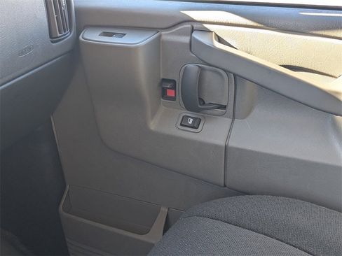 Used 2024 GMC Savana 2500 w/ Driver Convenience Package image 14