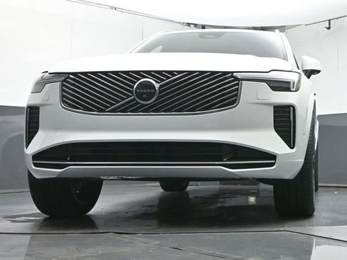 Used 2026 Volvo XC90 B6 Plus w/ Protection Package Premier image 35