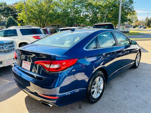 Used 2015 Hyundai Sonata SE image 3