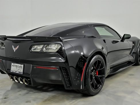 Used 2018 Chevrolet Corvette Z06 RWD image 12