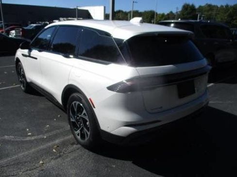 Used 2024 Lincoln Nautilus Premier w/ Equipment Group 102A image 3