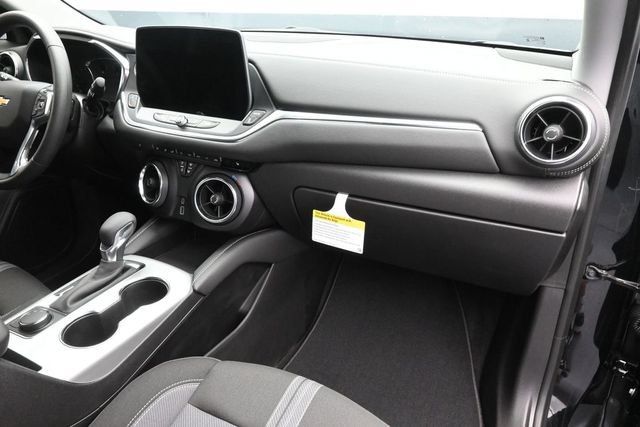 New 2026 Chevrolet Blazer LT w/ Midnight/Sport Edition FWD image 29