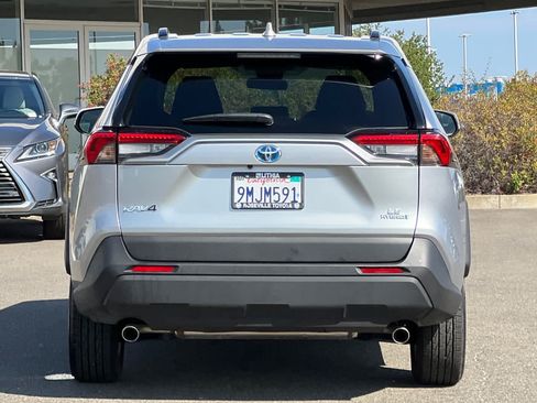 Certified 2024 Toyota RAV4 LE AWD/4WD image 8