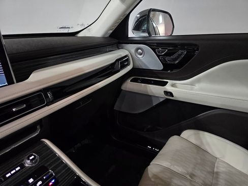 Used 2022 Lincoln Aviator Black Label w/ Dynamic Handling Package image 29