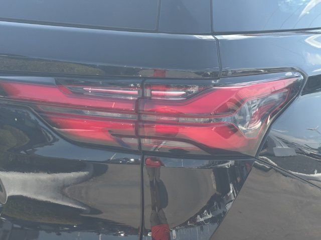 Used 2022 Chevrolet Traverse LT AWD/4WD image 31