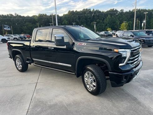 Used 2024 Chevrolet Silverado 2500 LTZ w/ LTZ Plus Package AWD/4WD image 12