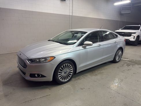 Used 2016 Ford Fusion Titanium FWD image 3