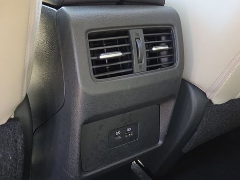 Used 2021 Nissan Rogue SV w/ Premium Package FWD image 14