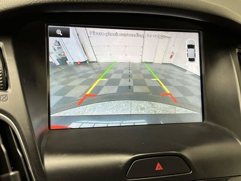Used 2015 Ford Focus Titanium FWD image 6