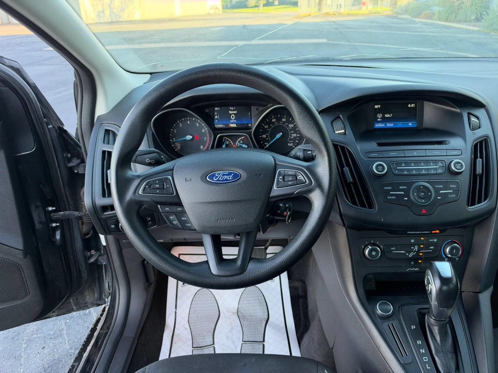 Used 2016 Ford Focus SE FWD image 14