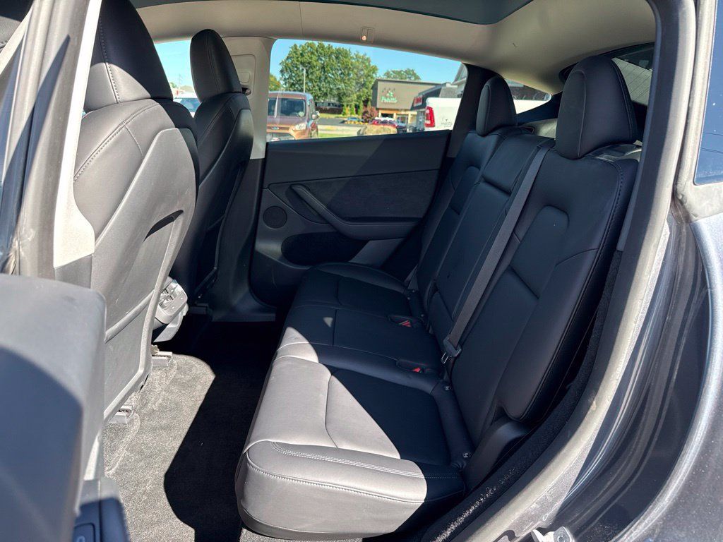 Used 2023 Tesla Model Y Long Range AWD/4WD image 42