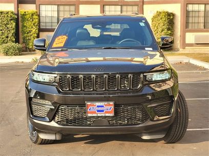 Used 2025 Jeep Grand Cherokee Altitude
