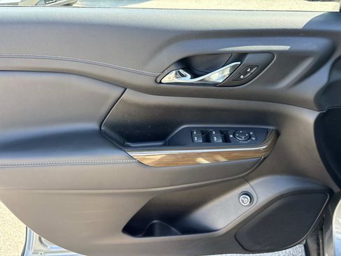 Certified 2023 GMC Acadia SLE w/ Driver Convenience Package image 12