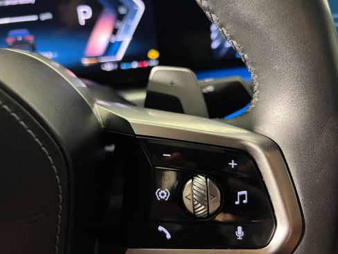 Used 2023 BMW 740i image 26