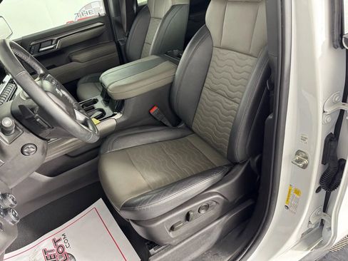 Used 2024 Chevrolet Silverado 1500 ZR2 w/ Technology Package image 36