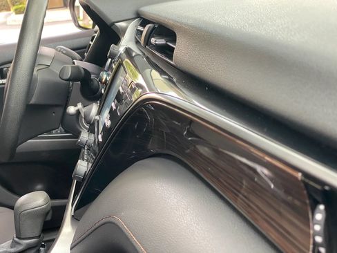 Used 2020 Toyota Camry LE w/ Carpet Mat Package FWD image 20