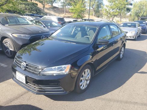 Used 2015 Volkswagen Jetta SE FWD image 1