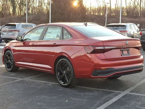 New 2026 Volkswagen Jetta SE FWD image 4