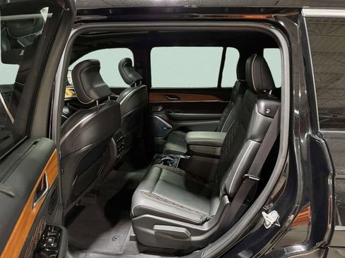 Used 2022 Jeep Grand Cherokee L Summit AWD/4WD image 28