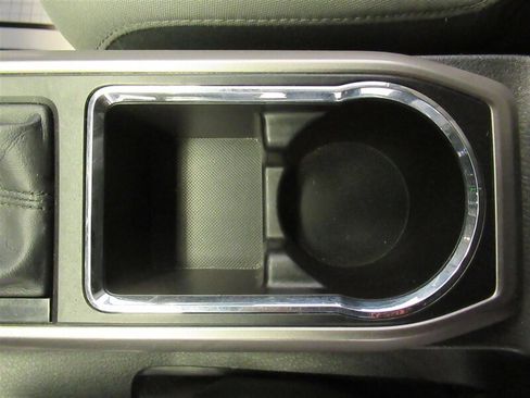 Used 2016 Toyota Tacoma SR5 image 28