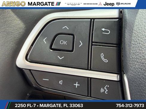 Used 2024 Toyota Highlander Platinum FWD image 35