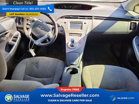 Used 2015 Toyota Prius Two FWD image 11