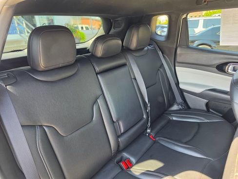 Used 2025 Jeep Compass Limited AWD/4WD image 13