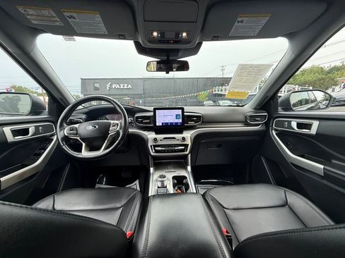 Used 2022 Ford Explorer XLT w/ Equipment Group 202A image 17