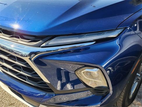 Used 2023 Chevrolet Blazer LT w/ Driver Confidence Package image 6