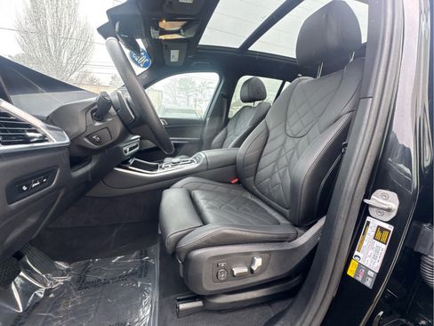 Certified 2025 BMW X5 xDrive50e w/ Premium Package image 9