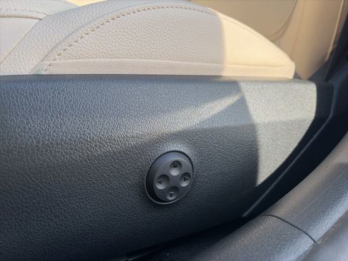 Used 2025 Mercedes-Benz C 300 C 300 image 10