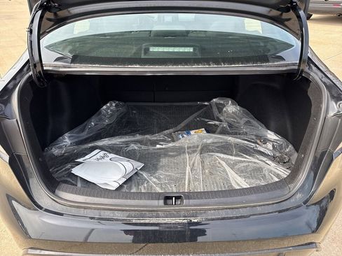 Used 2023 Toyota Corolla SE image 16