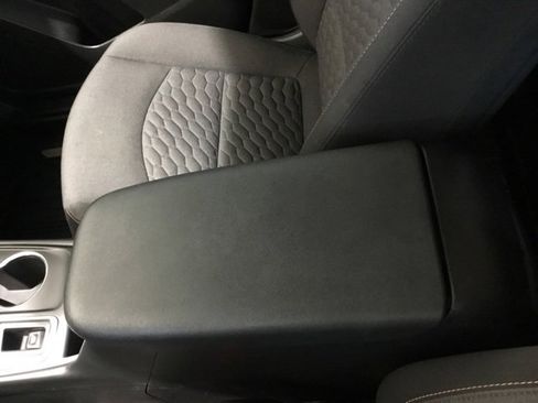 Used 2021 Chevrolet Equinox LT image 33