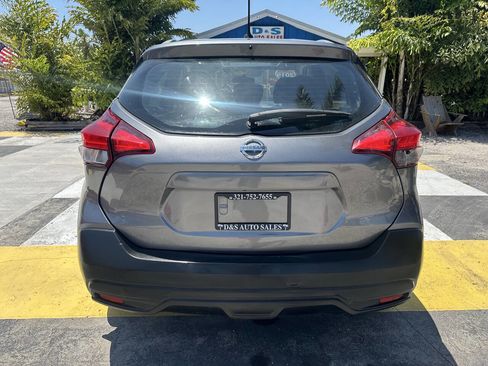 Used 2019 Nissan Kicks SV image 6