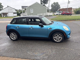 Used 2017 MINI Cooper 4-Door Hardtop FWD image 4