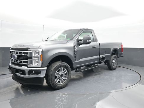 New 2025 Ford F350 XLT image 4