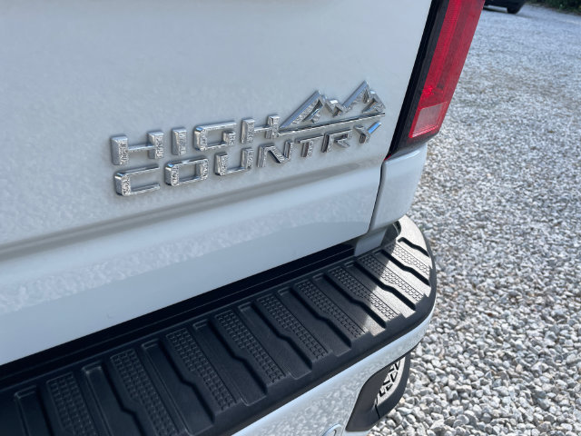 Used 2025 Chevrolet Silverado 2500 High Country w/ High Country Premium Package AWD/4WD image 13