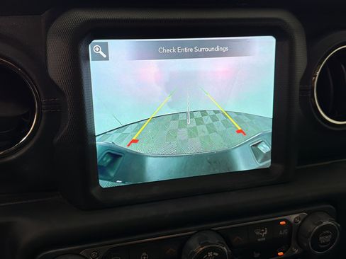 Used 2021 Jeep Gladiator Overland AWD/4WD image 17